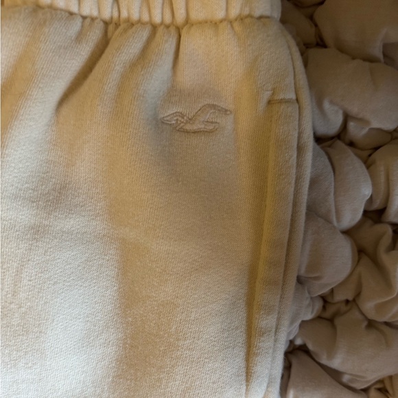 HOLLISTER FEEL GOOD FLEECE DAD JOGGERS - Picture 2 of 4